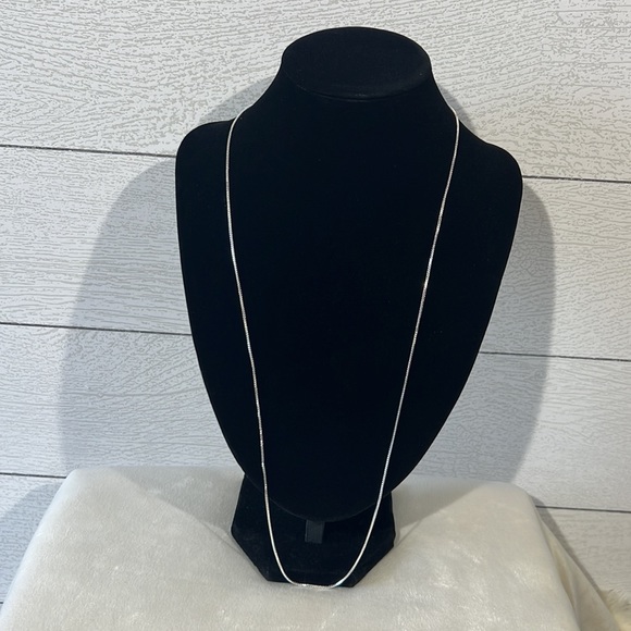 ✨30” Box Chain Necklace - Silver with lobster clasp: JUST IN!! - Picture 3 of 6